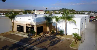 Rayo-Wholesale-Escondido-showroom3